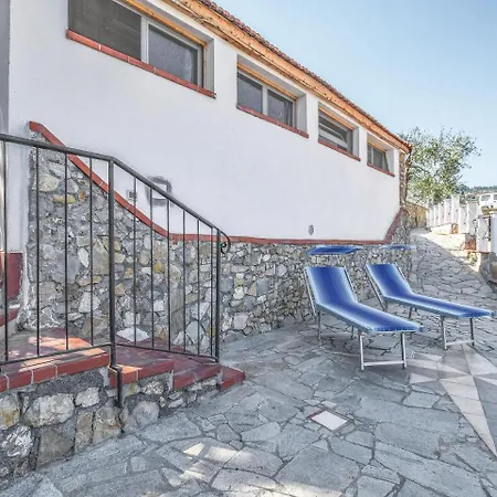 0-bedroom Holiday In Imperia בית נופש